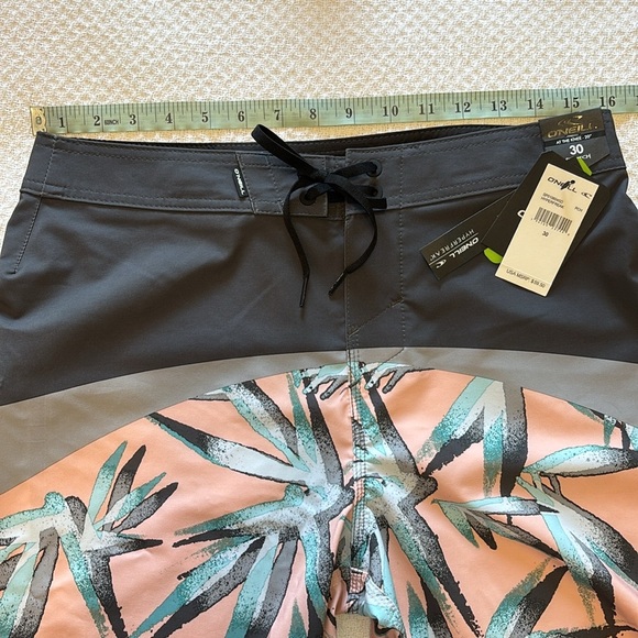 O'Neill Hyperfreak 20" Boardshort size 30 NWT - Picture 3 of 9